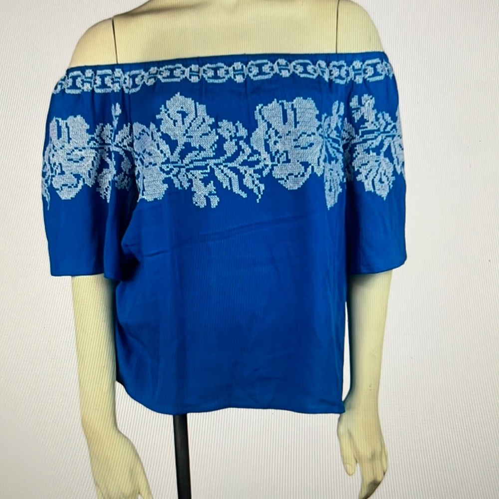 Izzy & Lola Turquoise Off Shoulder Top Size Medium